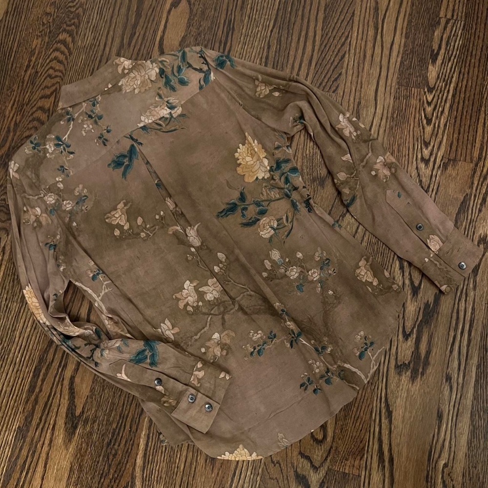 Peruvian Connection floral button down 🦙 - Picture 2 of 5